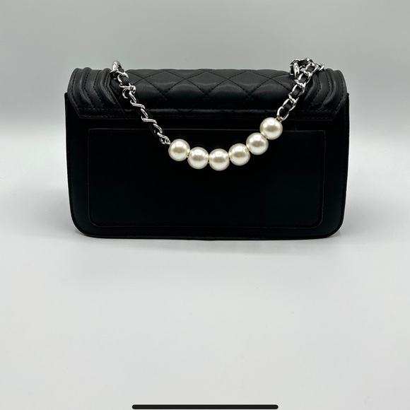 Badgley Mischka
 Black Quilted Bag with Pearl Chain brand new - Picture 2 of 4